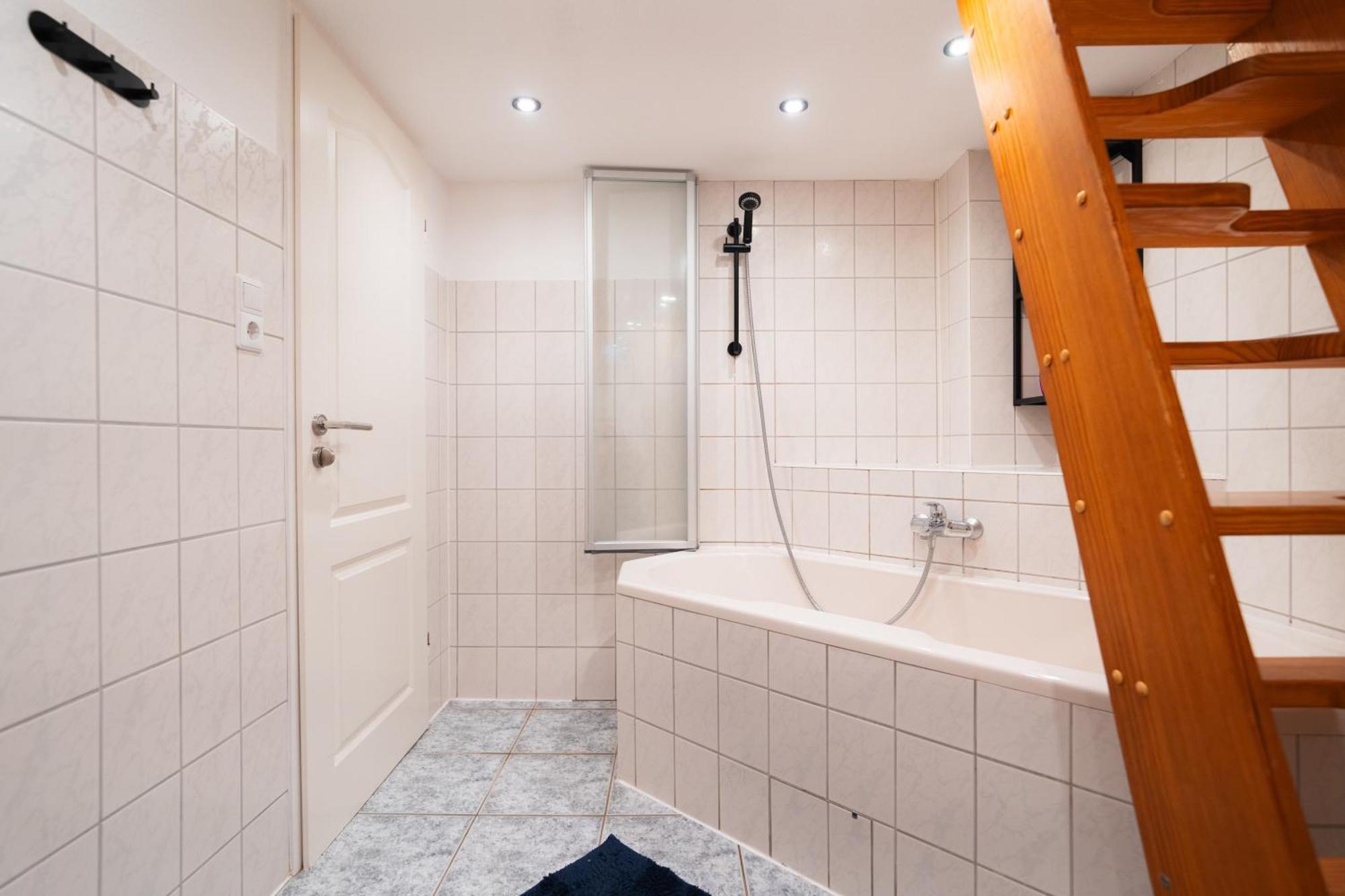 Adventure Apartment - Hochebene, Terrasse & Top Lage Бремерхафен Экстерьер фото