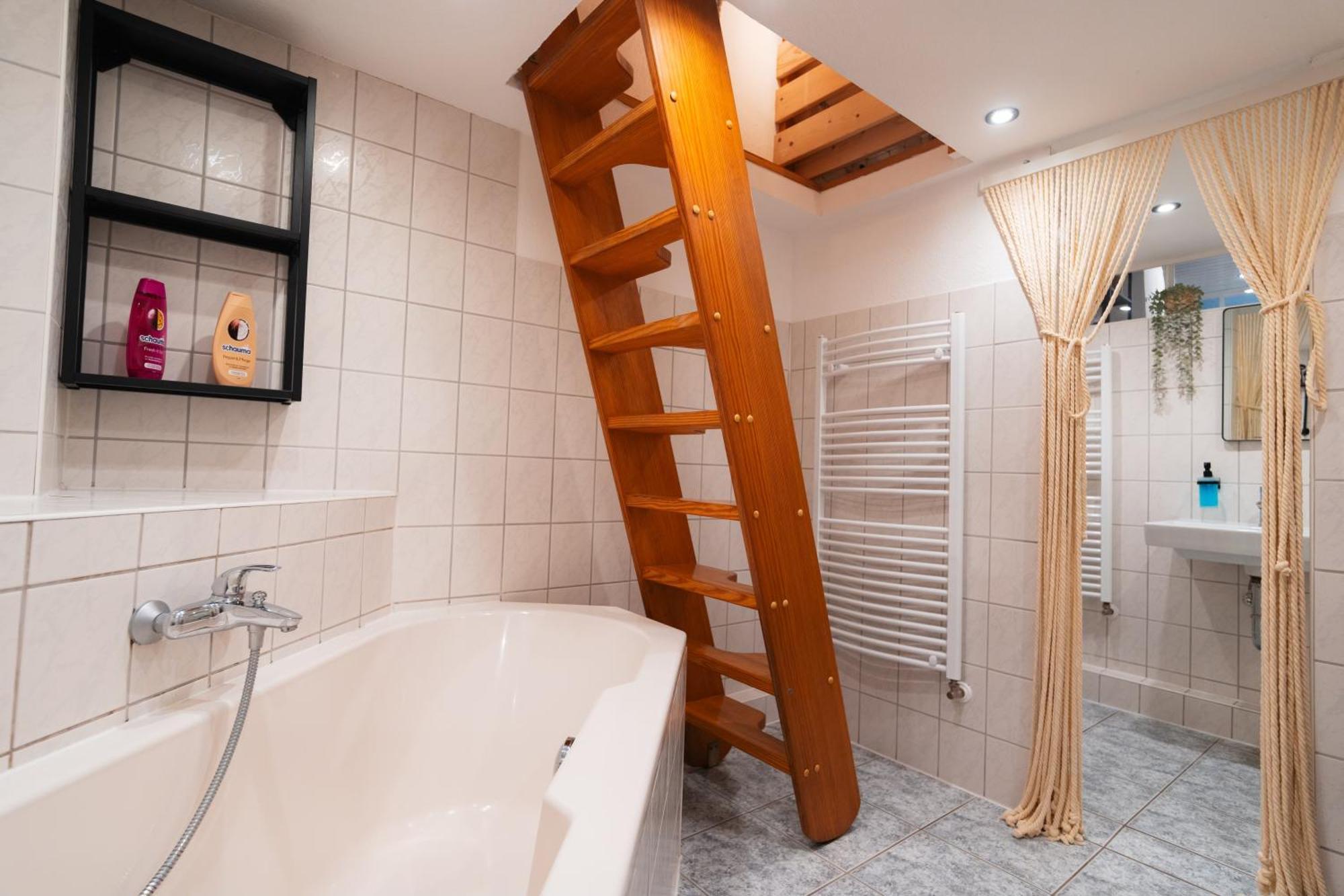 Adventure Apartment - Hochebene, Terrasse & Top Lage Бремерхафен Экстерьер фото